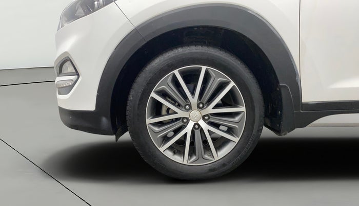 2017 Hyundai Tucson GLS 4WD AT DIESEL, Diesel, Automatic, 1,31,162 km, Left Front Wheel