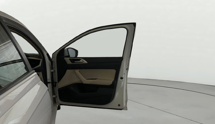 2024 Volkswagen VIRTUS HIGHLINE TSI 1.0 MT, Petrol, Manual, 55,152 km, RHS Front Door