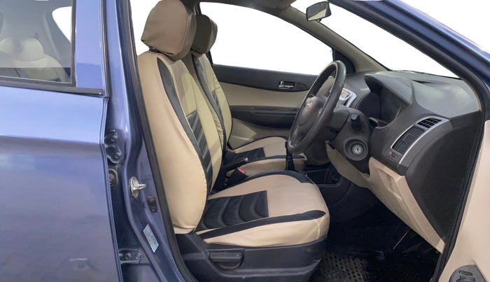 2013 Hyundai i20 MAGNA (O) 1.2, Petrol, Manual, 1,07,680 km, Right Side Front Door Cabin