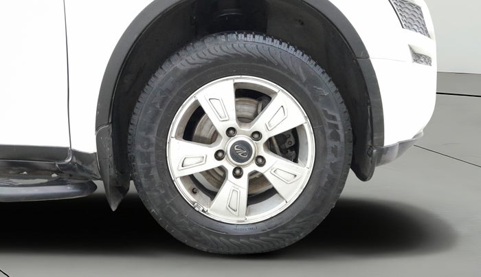 2013 Mahindra XUV500 W8, Diesel, Manual, 96,731 km, Right Front Wheel