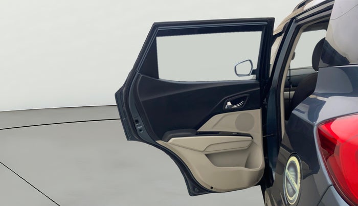 2021 Mahindra XUV300 W8 1.2 PETROL, Petrol, Manual, 20,674 km, LHS Rear Door