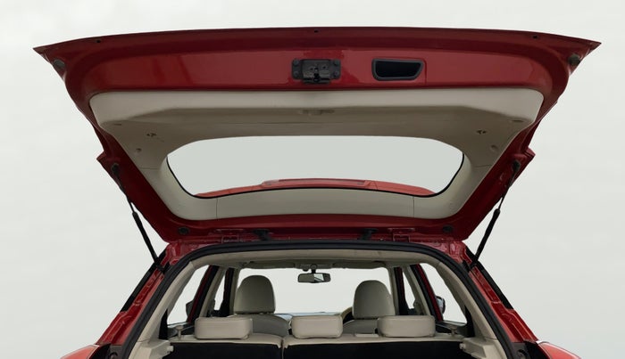 2019 Mahindra XUV300 W8 (O) 1.2 PETROL, Petrol, Manual, 64,322 km, Boot Door Open