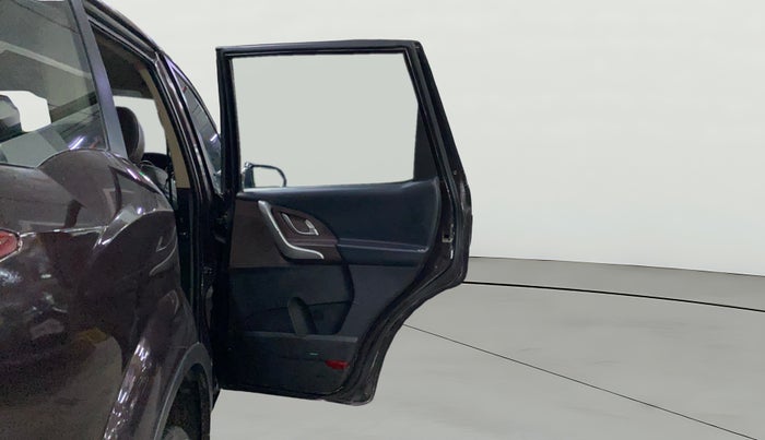 2013 Mahindra XUV500 W8, Diesel, Manual, 76,418 km, RHS Rear Door