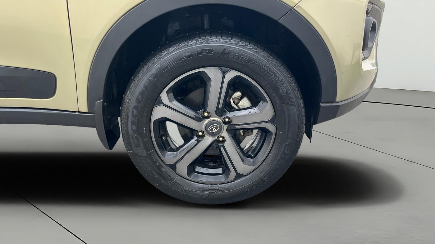 2022 Tata NEXON XZ PLUS PETROL KAZIRANGA, Petrol, Manual, 18,028 km, Right Front Wheel