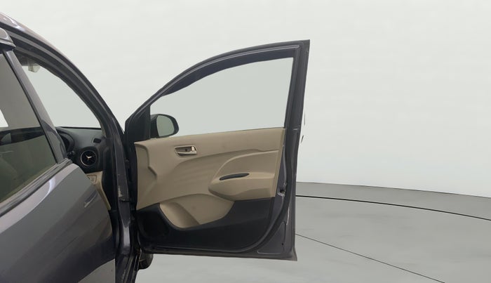 2019 Hyundai NEW SANTRO SPORTZ CNG, CNG, Manual, 51,869 km, RHS Front Door