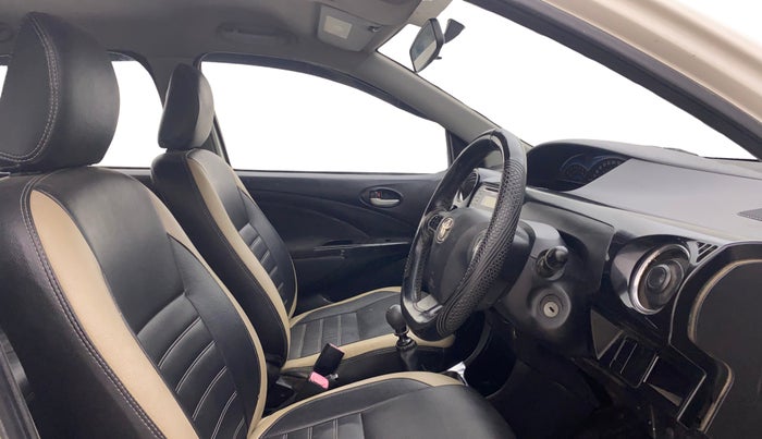 2014 Toyota Etios CROSS 1.4 VD, Diesel, Manual, 1,27,222 km, Right Side Front Door Cabin