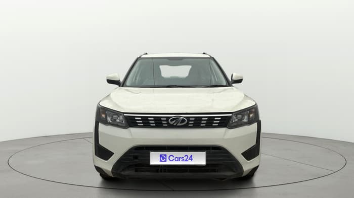 2021 Mahindra XUV300 W6 1.2 PETROL, Petrol, Manual, 25,404 km, Front