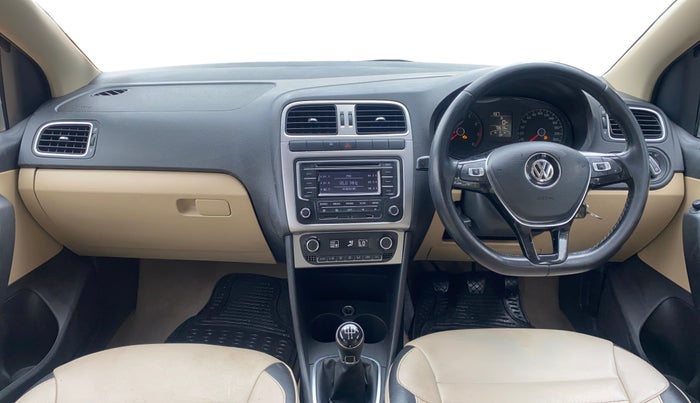 2014 Volkswagen Polo HIGHLINE1.2L, Petrol, Manual, 70,578 km, Dashboard