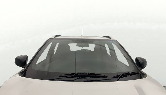 2022 Nissan MAGNITE XL, Petrol, Manual, 39,797 km, Front Windshield