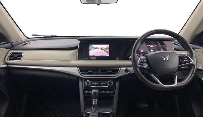 2021 Mahindra XUV700 AX 7 LUXURY P AT 7 STR, Petrol, Automatic, 1,21,757 km, Dashboard