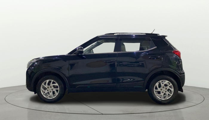 2023 Mahindra XUV300 W8 1.2 PETROL, Petrol, Manual, 51,621 km, Left Side