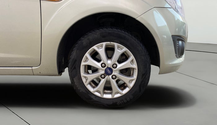 2014 Ford Figo TITANIUM 1.2 PETROL, Petrol, Manual, 18,257 km, Right Front Wheel