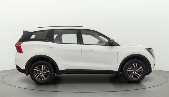 2022 Mahindra XUV700 AX 5 P MT 7 STR, Petrol, Manual, 55,215 km, Right Side View