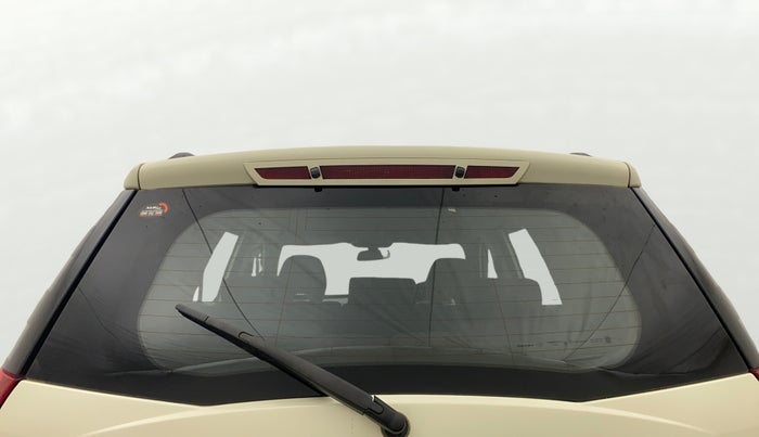 2014 Mahindra XUV500 W6, Diesel, Manual, 1,22,180 km, Rear Windshield