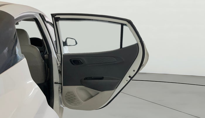 2021 Hyundai AURA S 1.2 CNG, CNG, Manual, 1,08,024 km, RHS Rear Door