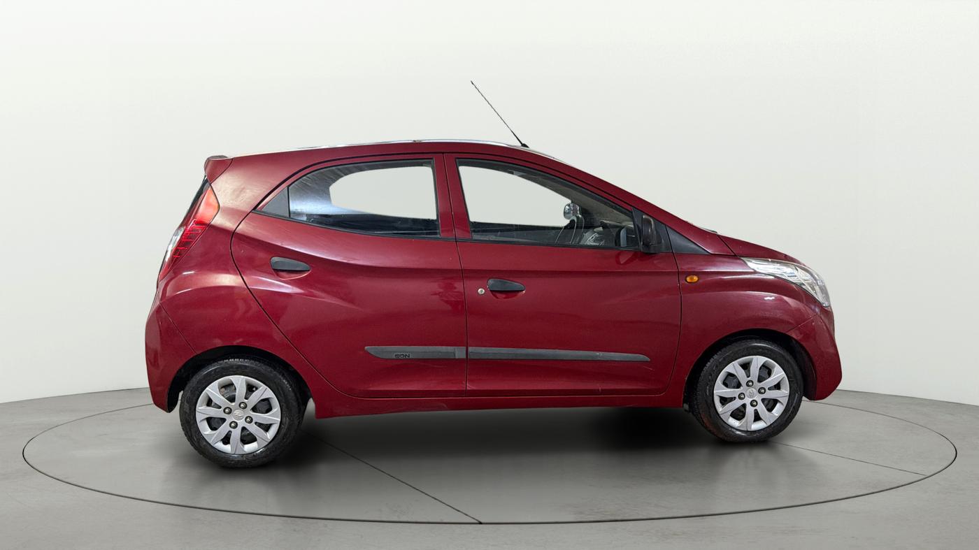 2014 Hyundai Eon MAGNA +, Petrol, Manual, 24,244 km, Right Side View