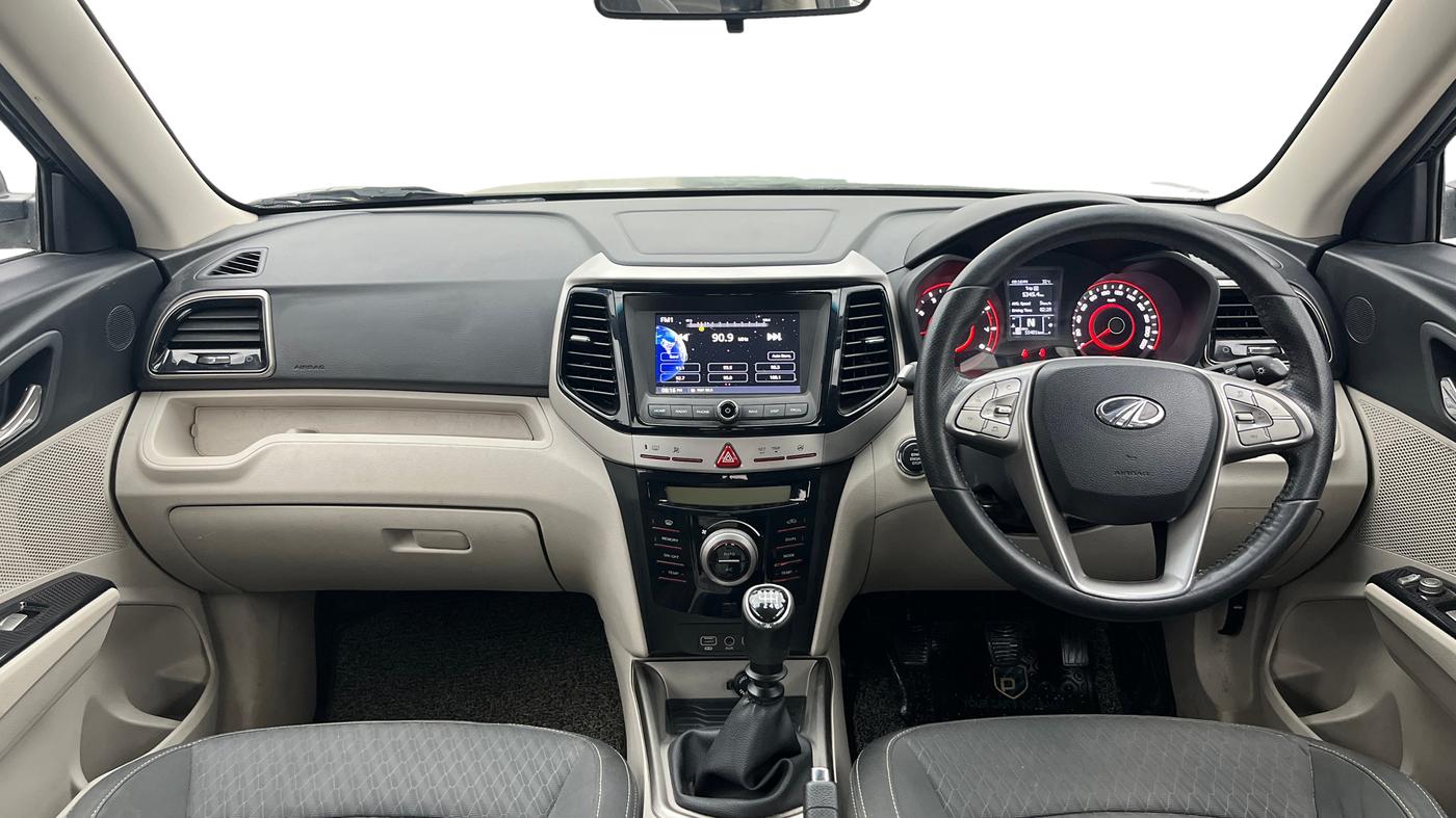 2019 Mahindra XUV300 W8 1.2 PETROL, Petrol, Manual, 55,445 km, Dashboard