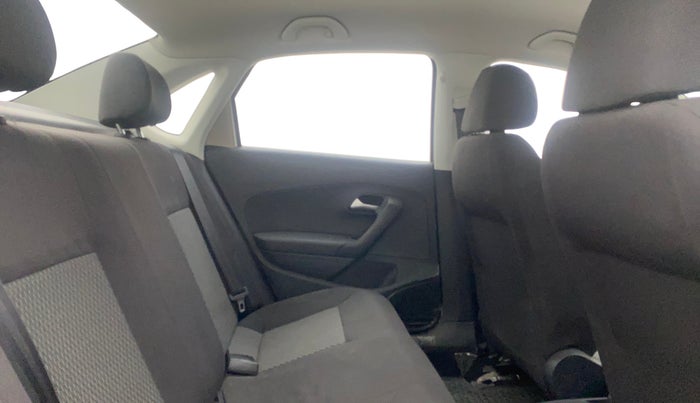 2015 Volkswagen Vento COMFORTLINE 1.6, Petrol, Manual, 29,969 km, Right Side Rear Door Cabin