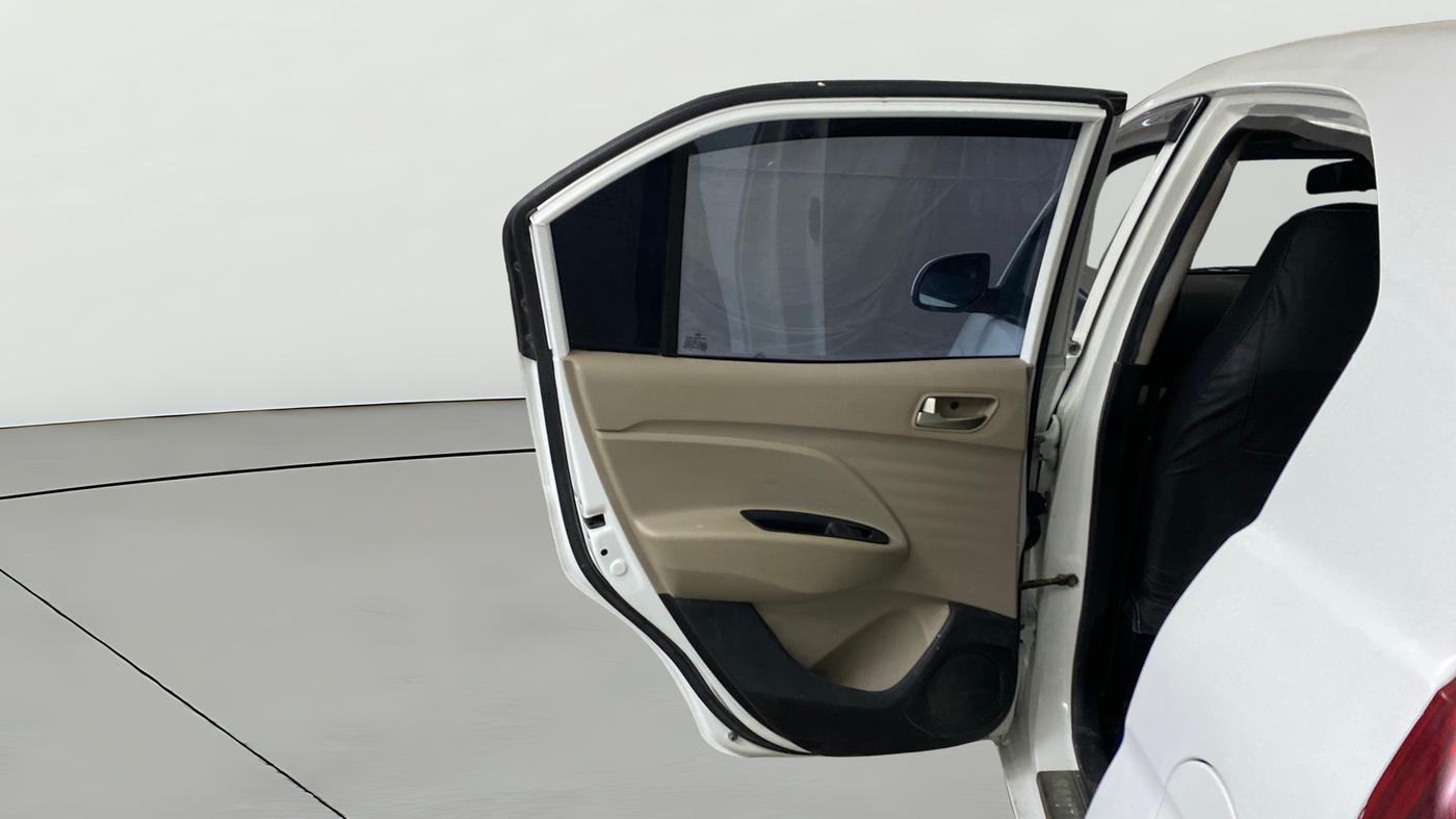 2018 Hyundai NEW SANTRO MAGNA CNG, CNG, Manual, 49,363 km, LHS Rear Door