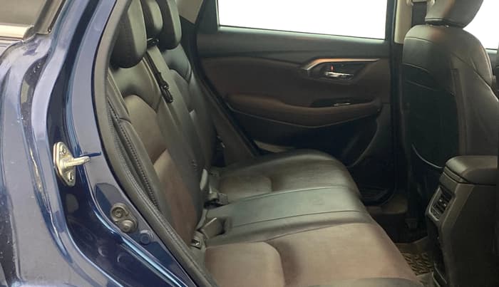 2022 Maruti Grand Vitara ALPHA SMART HYBRID AT, Petrol, Automatic, 91,661 km, Right Side Rear Door Cabin