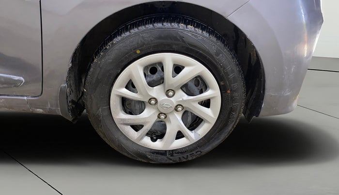 2017 Hyundai Grand i10 SPORTZ 1.2 KAPPA VTVT, CNG, Manual, 51,601 km, Right Front Wheel