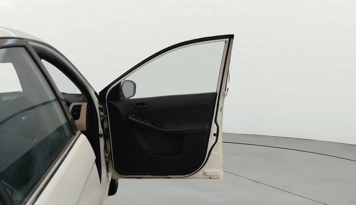 2015 Tata Zest XMS PETROL, Petrol, Manual, 72,066 km, RHS Front Door