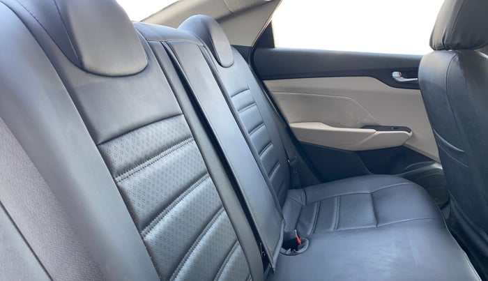 2018 Hyundai Verna 1.6 VTVT SX, Petrol, Manual, 50,759 km, Right Side Rear Door Cabin