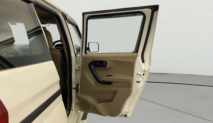 2024 Mahindra BOLERO NEO N 4, Diesel, Manual, 13,269 km, RHS Rear Door