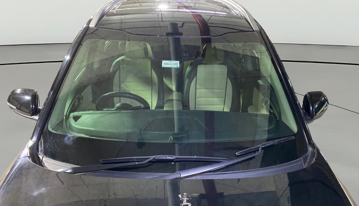 2022 KIA CARENS LUXURY PLUS 1.4 PETROL 7 STR, Petrol, Manual, 43,820 km, Front Windshield