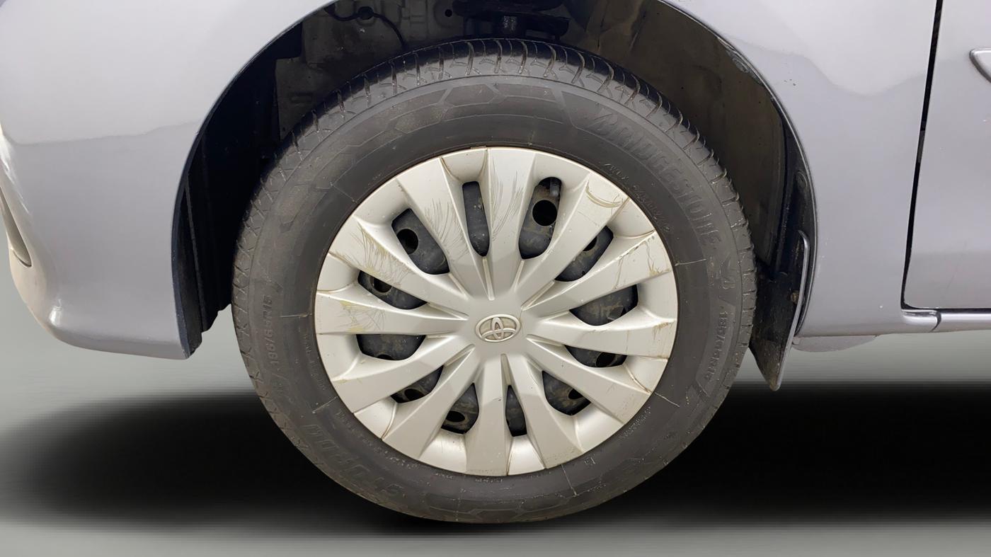 2017 Toyota Etios VD PLATINUM, Diesel, Manual, 37,127 km, Left Front Wheel