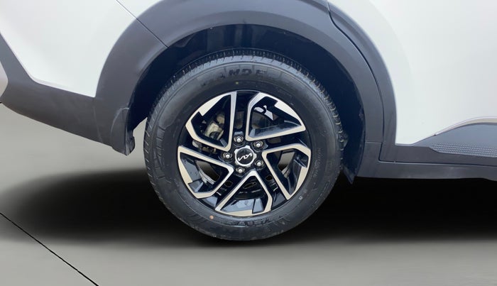 2023 KIA CARENS PRESTIGE PLUS 1.5 IMT DIESEL 7 STR, Diesel, Manual, 15,169 km, Right Rear Wheel