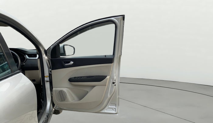 2021 Renault TRIBER RXZ AMT, Petrol, Automatic, 18,702 km, RHS Front Door