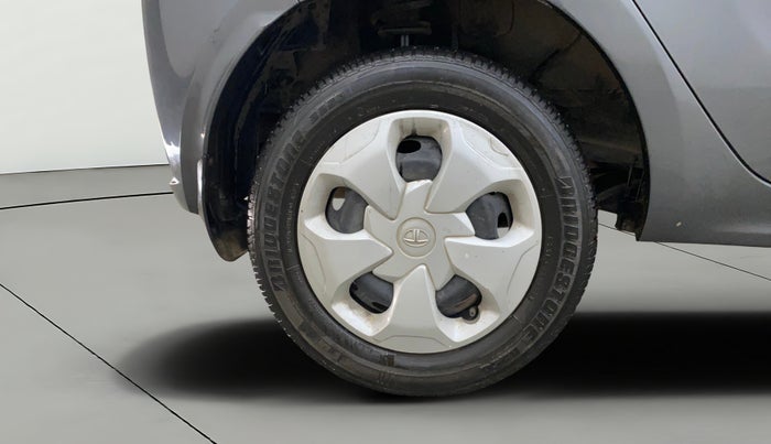 2022 Tata Tiago XT CNG, CNG, Manual, 30,092 km, Right Rear Wheel
