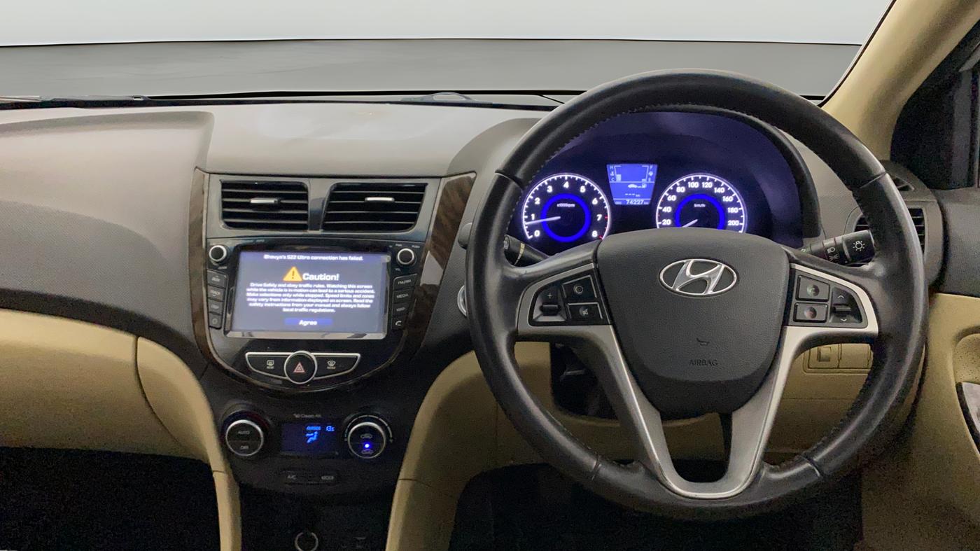 2017 Hyundai Verna 1.6 VTVT SX (O), Petrol, Manual, 74,238 km, Steering Wheel Close Up