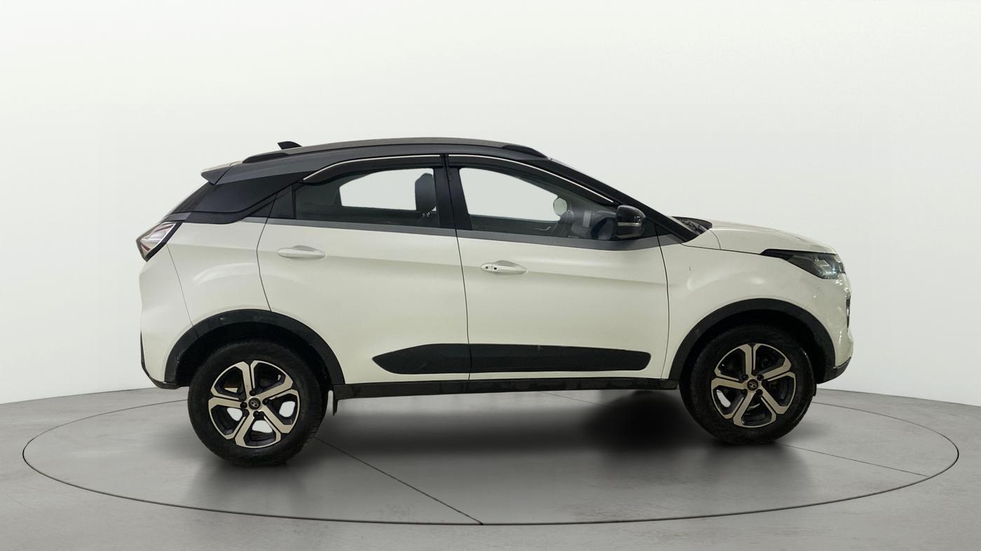2022 Tata NEXON XZA PLUS (O) PETROL, Petrol, Automatic, 96,886 km, Right Side View