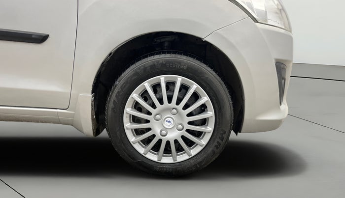 2015 Maruti Ertiga VXI, Petrol, Manual, 65,356 km, Right Front Wheel