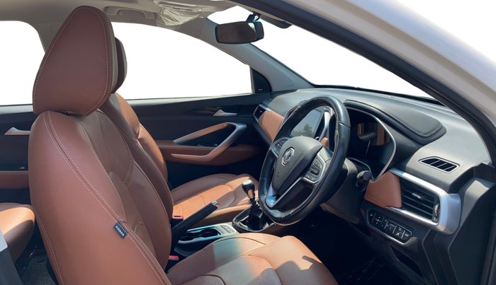 2021 MG HECTOR PLUS SHARP 2.0 DIESEL TURBO MT 6-STR, Diesel, Manual, 1,30,986 km, Right Side Front Door Cabin