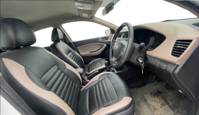 2017 Hyundai Elite i20 ASTA 1.2, Petrol, Manual, 28,372 km, Right Side Front Door Cabin