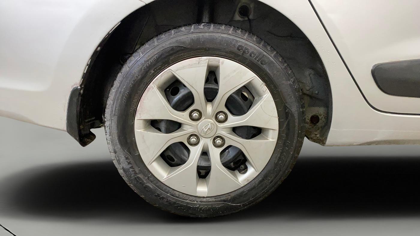 2015 Hyundai Xcent S 1.2, Petrol, Manual, 40,345 km, Right Rear Wheel