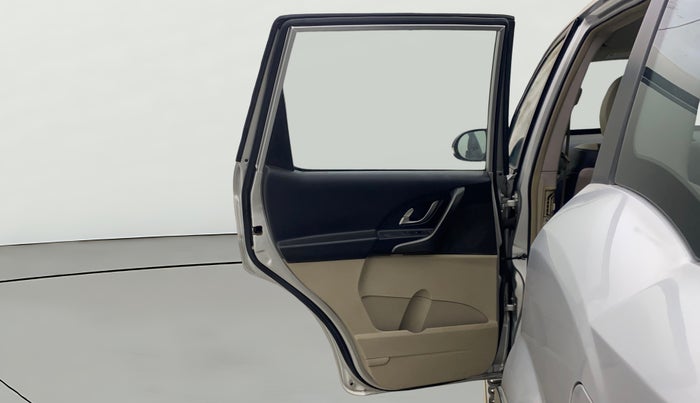 2017 Mahindra XUV500 W6 AT, Diesel, Automatic, 57,612 km, LHS Rear Door