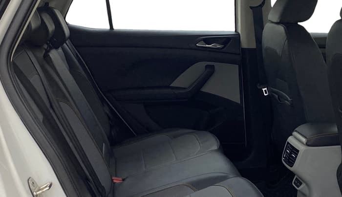 2021 Skoda KUSHAQ STYLE 1.0L TSI MT, Petrol, Manual, 18,094 km, Right Side Rear Door Cabin