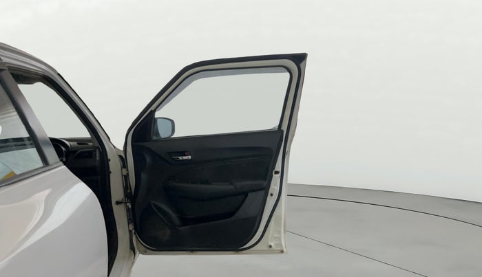 2018 Maruti Swift VXI, Petrol, Manual, 55,775 km, RHS Front Door