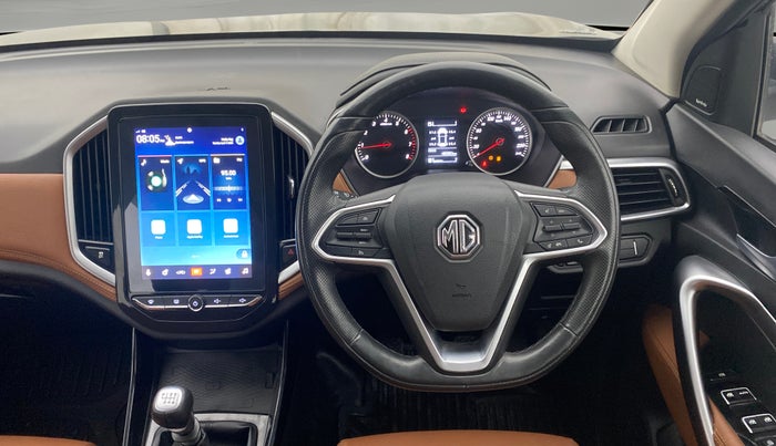2021 MG HECTOR PLUS SELECT 2.0 DIESEL TURBO MT 7-STR, Diesel, Manual, 49,336 km, Steering Wheel Close Up