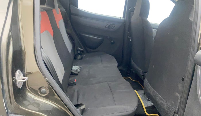 2016 Renault Kwid RXT 1.0, Petrol, Manual, 46,215 km, Right Side Rear Door Cabin