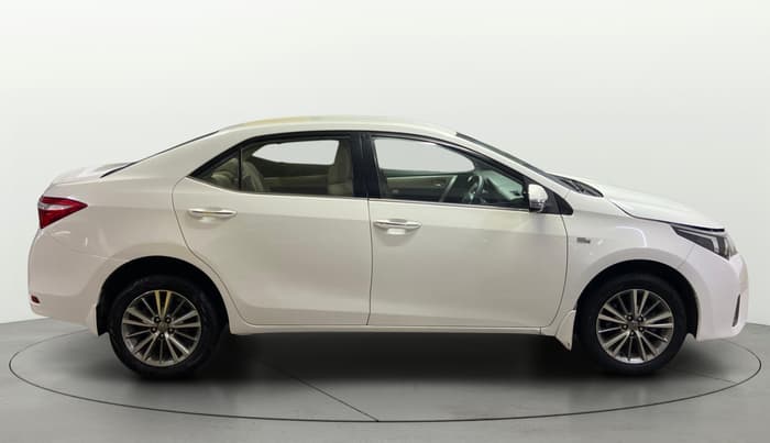 2015 Toyota Corolla Altis VL CVT PETROL, Petrol, Automatic, 1,10,693 km, Right Side View