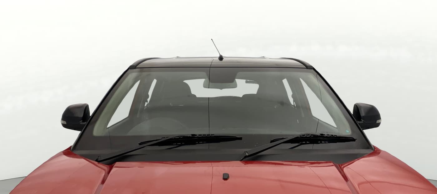 2018 Mahindra KUV 100 NXT K8 P 6 STR, Petrol, Manual, 44,289 km, Front Windshield
