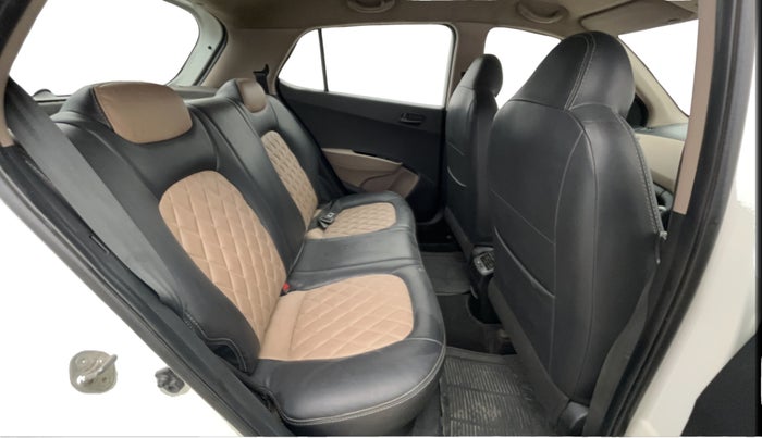 2014 Hyundai Grand i10 MAGNA 1.2 KAPPA VTVT, CNG, Manual, 72,710 km, Right Side Rear Door Cabin