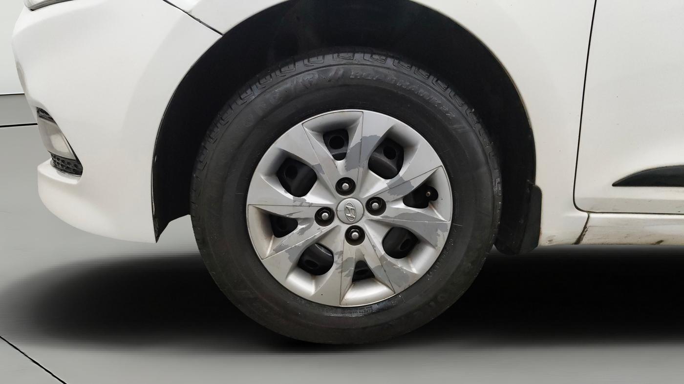 2015 Hyundai Elite i20 SPORTZ 1.2, Petrol, Manual, 95,781 km, Left Front Wheel