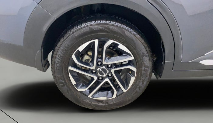 2023 KIA CARENS LUXURY PLUS 1.5 IMT PETROL, Petrol, Manual, 32,480 km, Right Rear Wheel