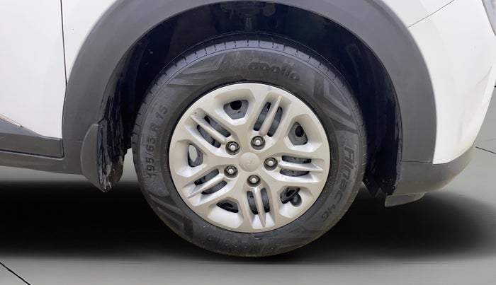 2023 KIA CARENS PRESTIGE 1.5 PETROL 7 STR, Petrol, Manual, 37,435 km, Right Front Wheel